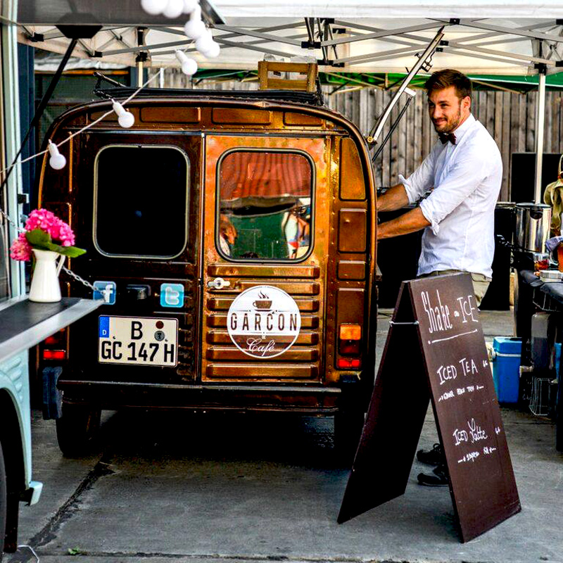 feiner Cafe on the Road, Garcon de Cafe Berlin