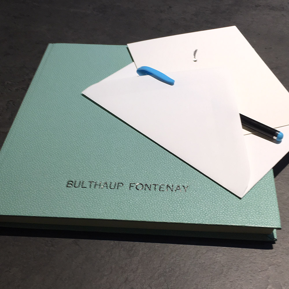 Gästebuch Galluchat mint mit Heißfolienprägung Bulthaup in matt silber
