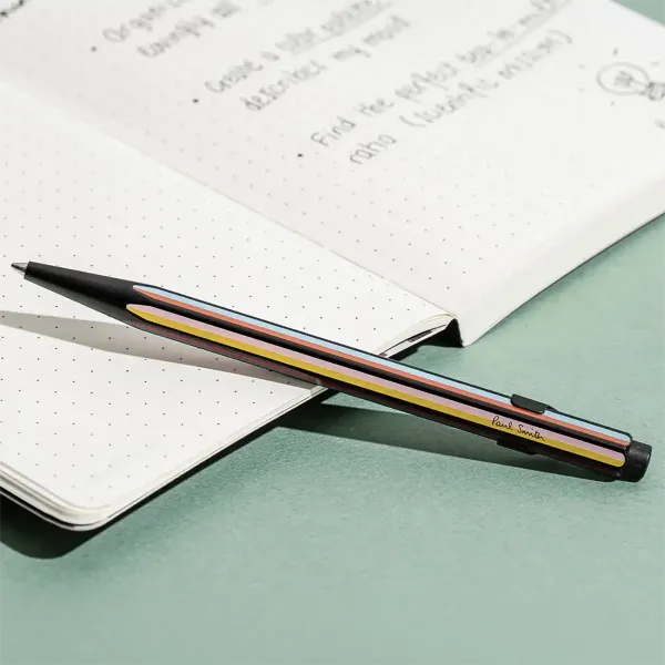 Caran d'Ache 849 Paul Smith Edition mit Notizbuch und sichtbaren Signature Stripes