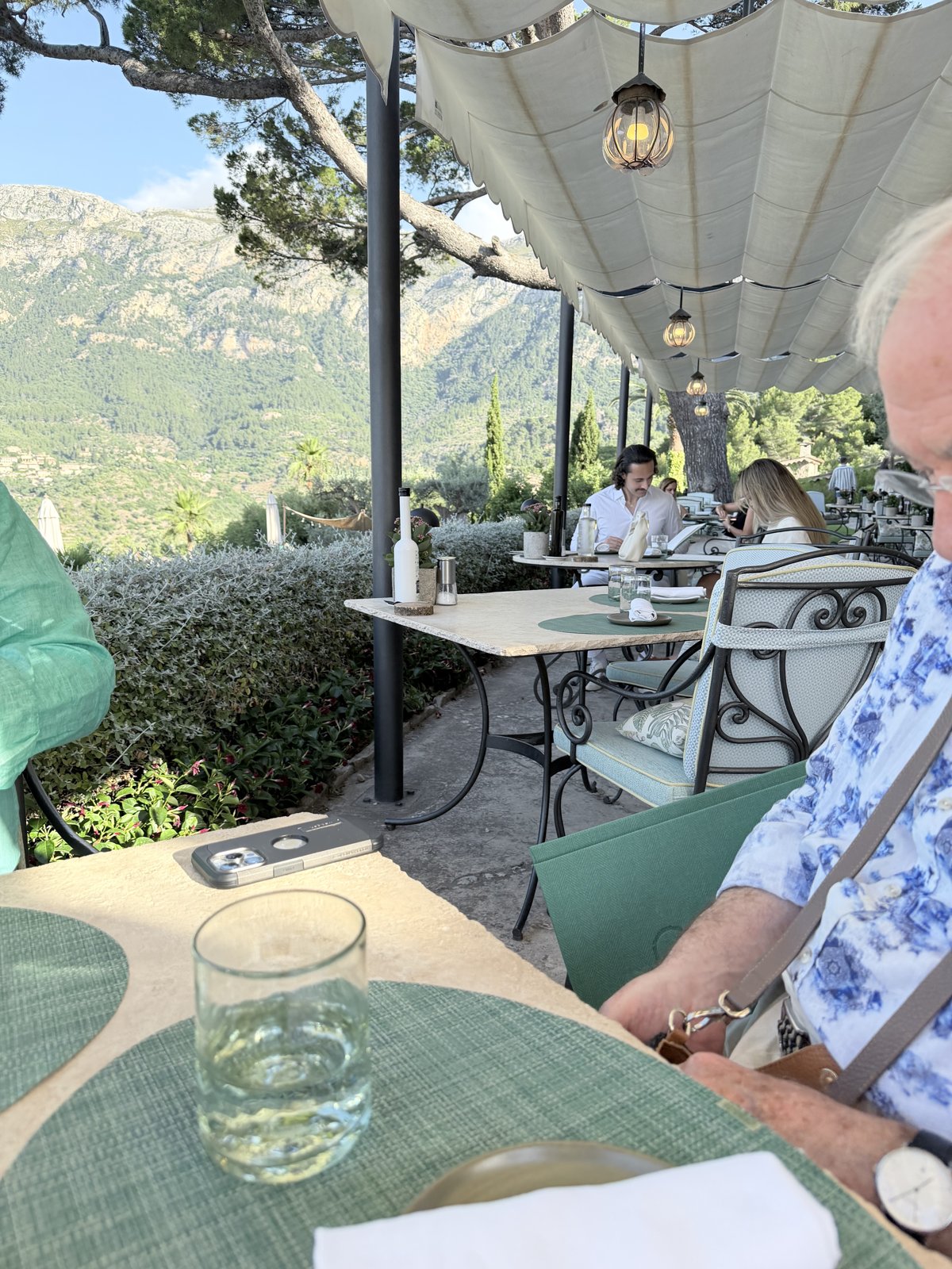 Restaurant Es Pi Terrasse mit Tramuntana-Blick