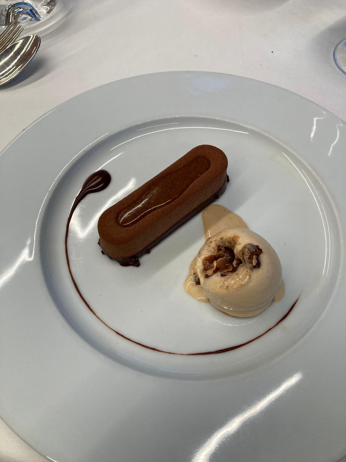Dessert Paris tout chocolat at Ducasse sur Seine