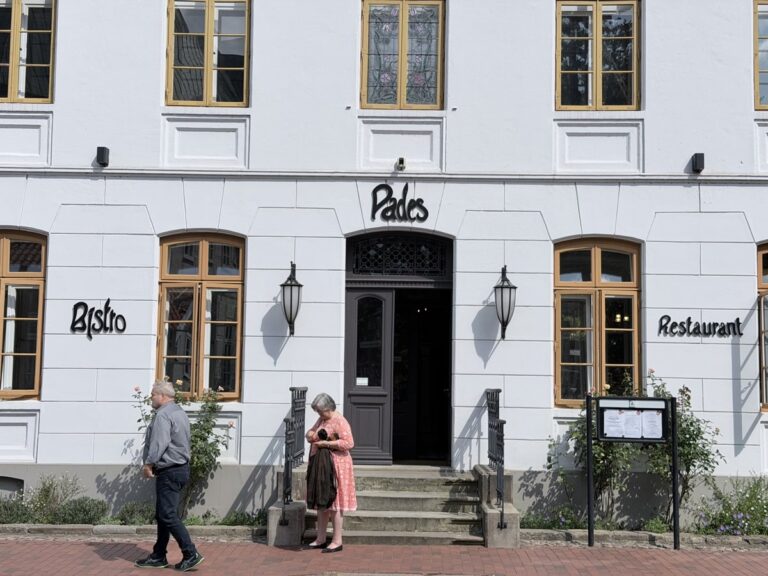 Fassade von Pades Restaurant in der Grünen Straße in Verden an der Aller