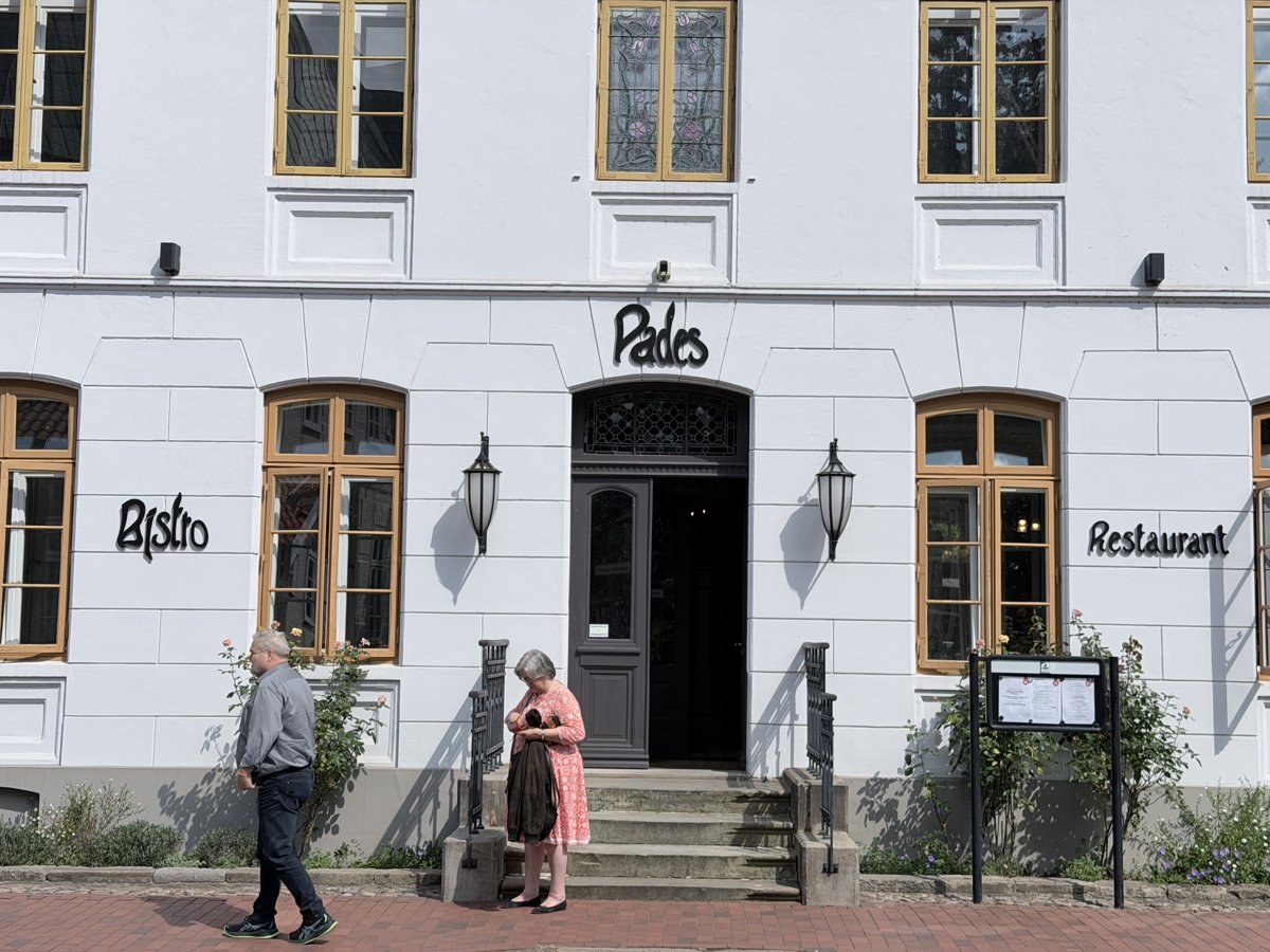 Fassade von Pades Restaurant in der Grünen Straße in Verden an der Aller