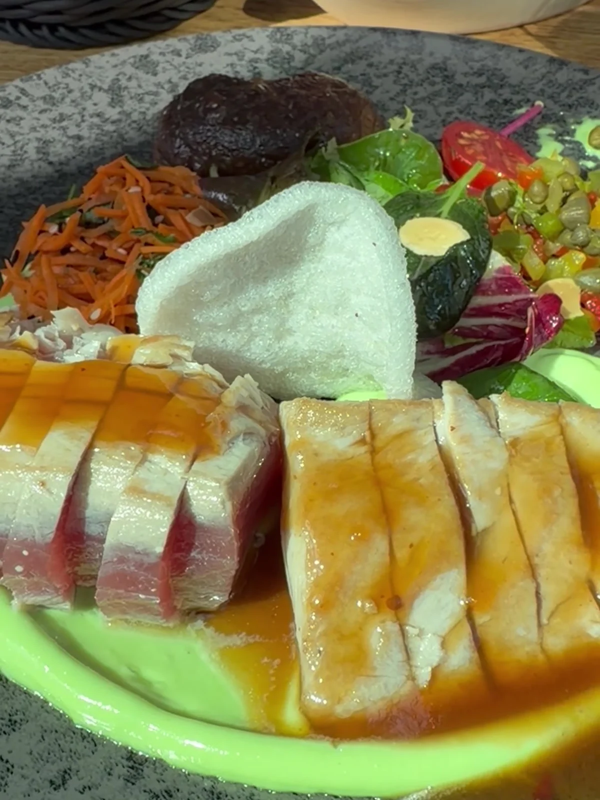 Thunfisch-Tataki bei Hummer Pedersen in Hamburg