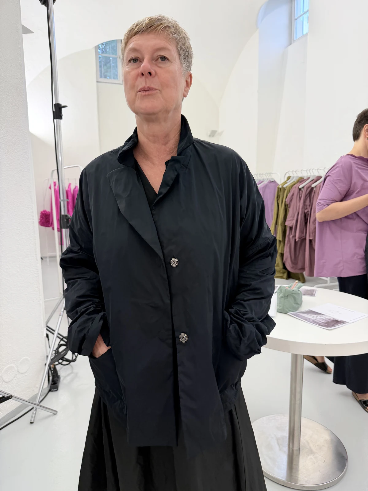 Night Blue trench coat in fine taffeta from the Katharina Hovman collection at the Praterinsel showroom in Munich